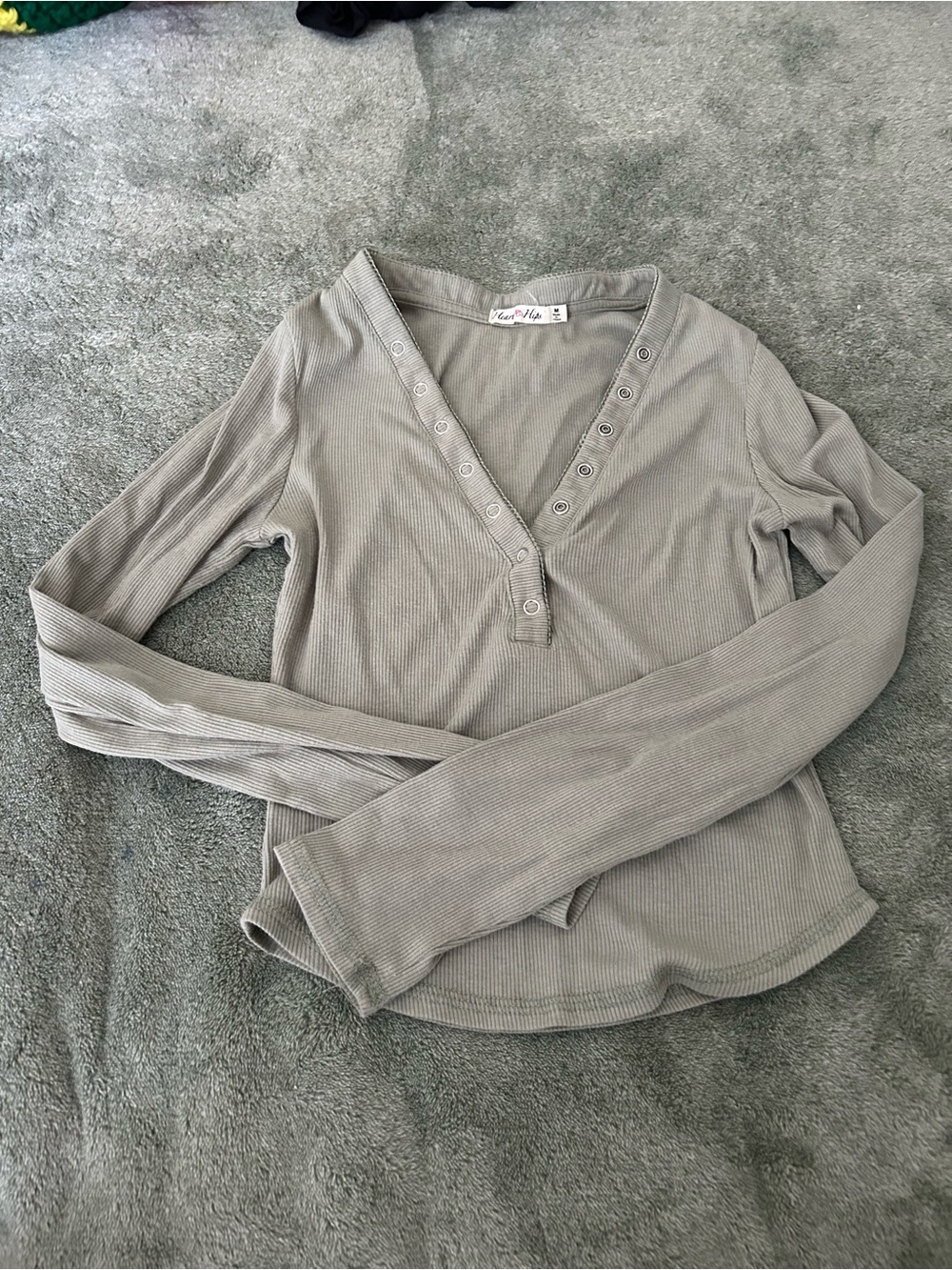 Rue21 Women's Snap-Front Ribbed Long Sleeve Top - Light Taupe